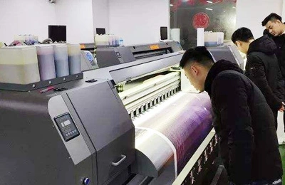 Imprimante à jet d'encre de papier de transfert numérique CF-8000 pour tissu de polyester dans la scène de production